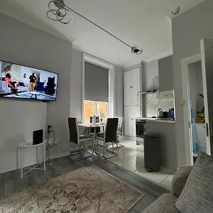  Apartment Modern 2-bedroom Apartment-dublin