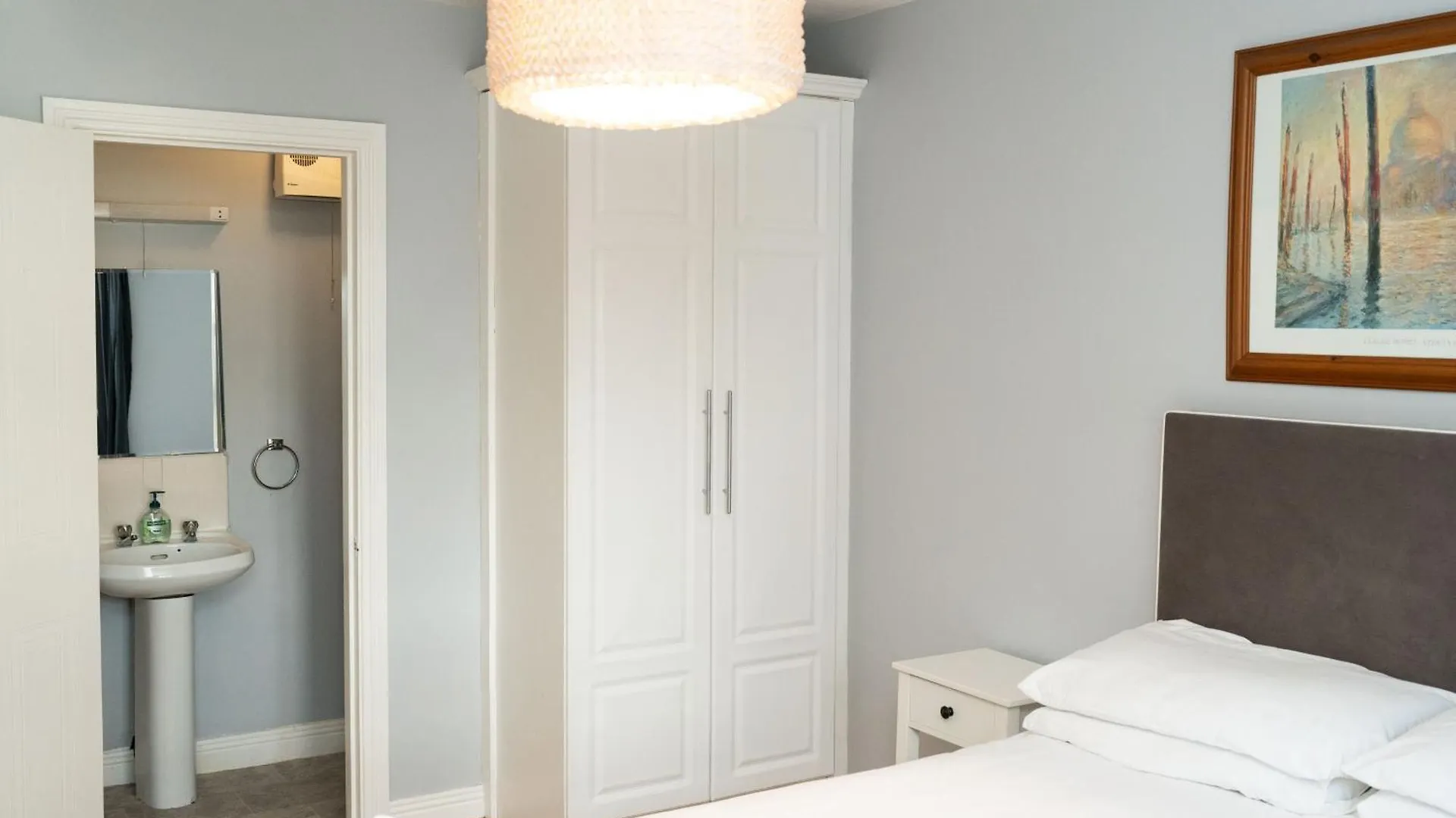 Spacious City Centre Apt - O'Connell Street Area Dublin